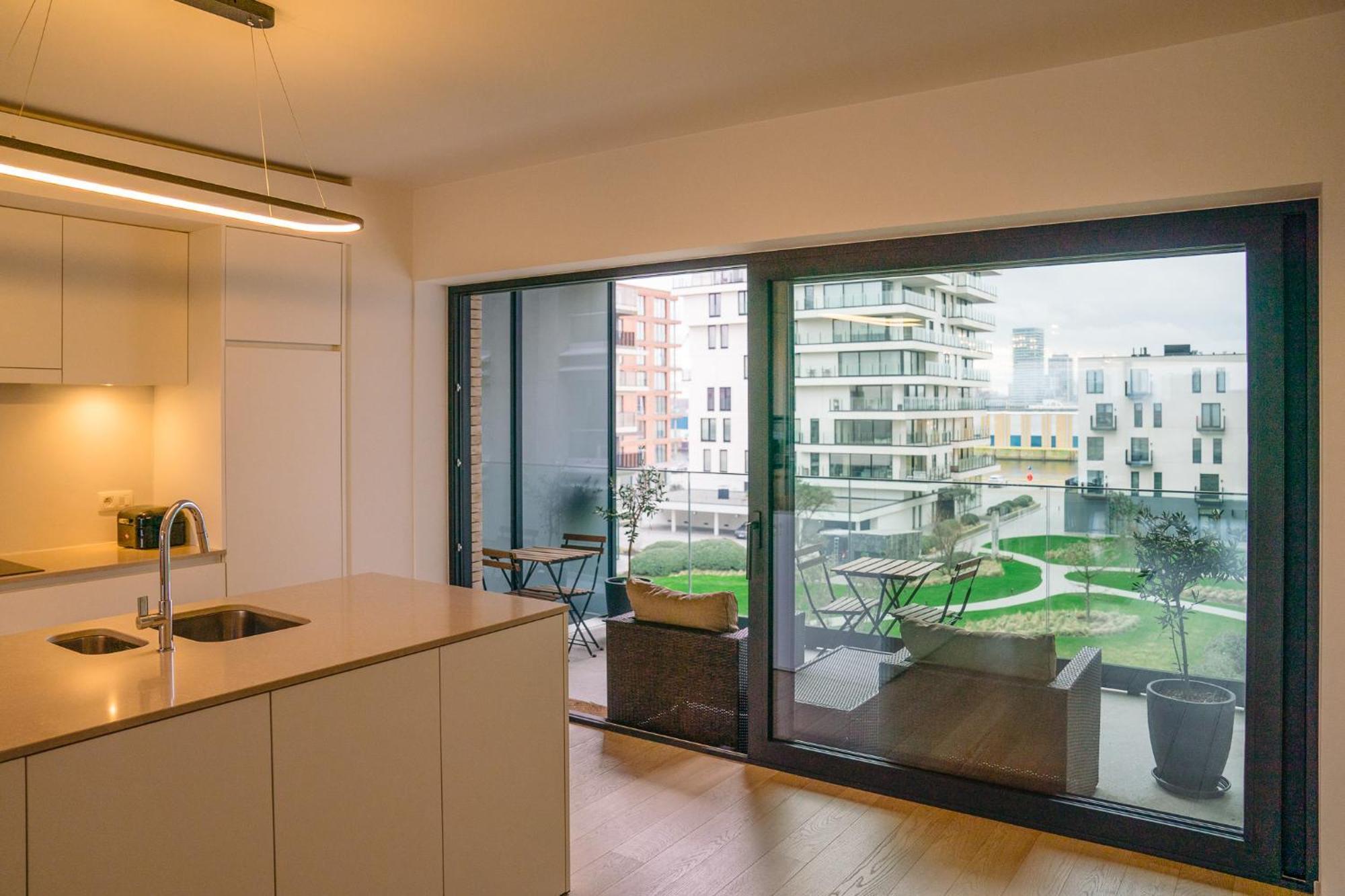 New Sunny With 2 Large Terraces *