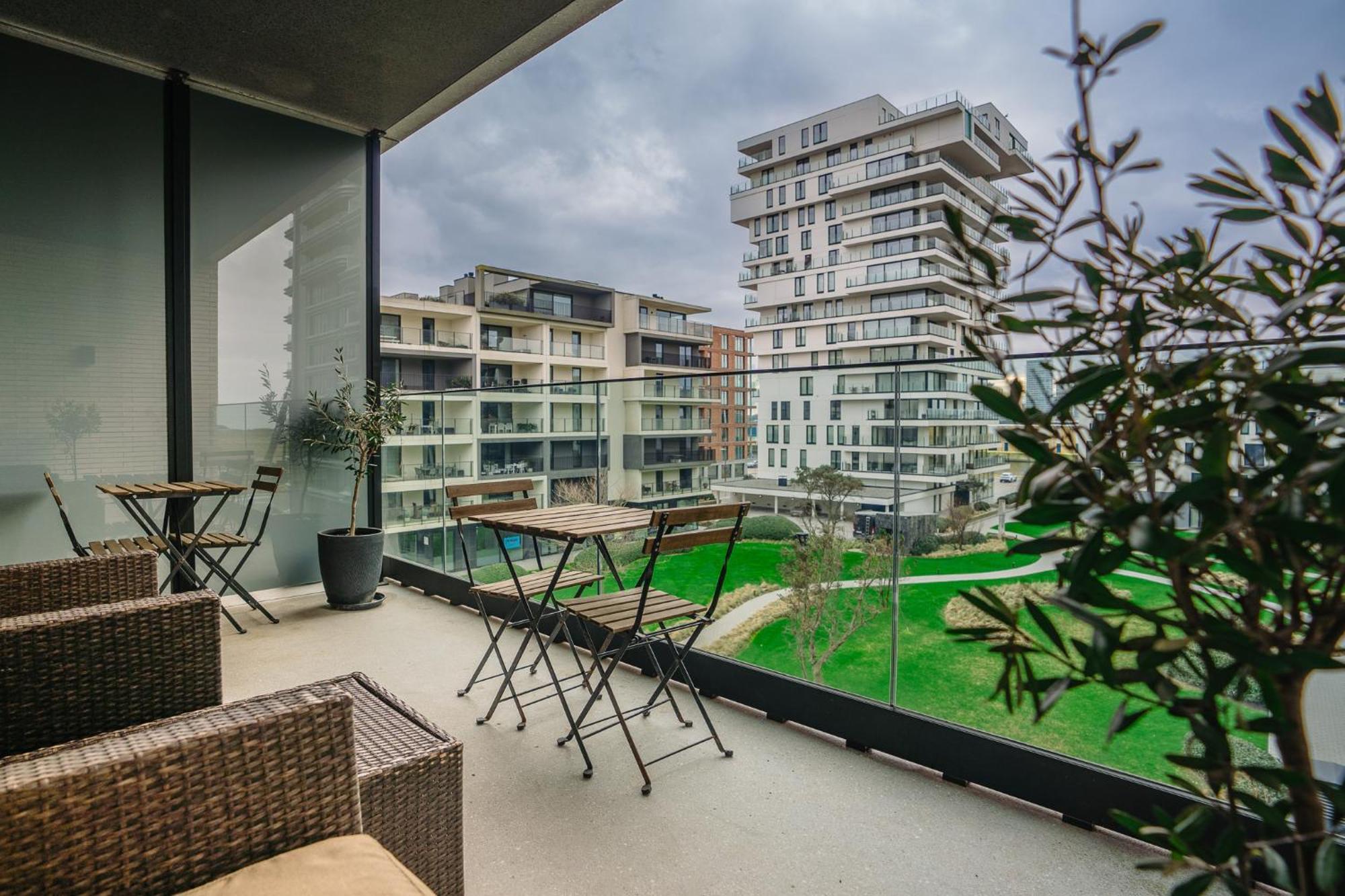 New Sunny With 2 Large Terraces Apartmán